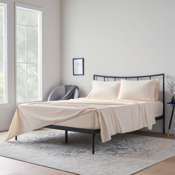 100% Cotton Sheet Set By Weekender - Image 3